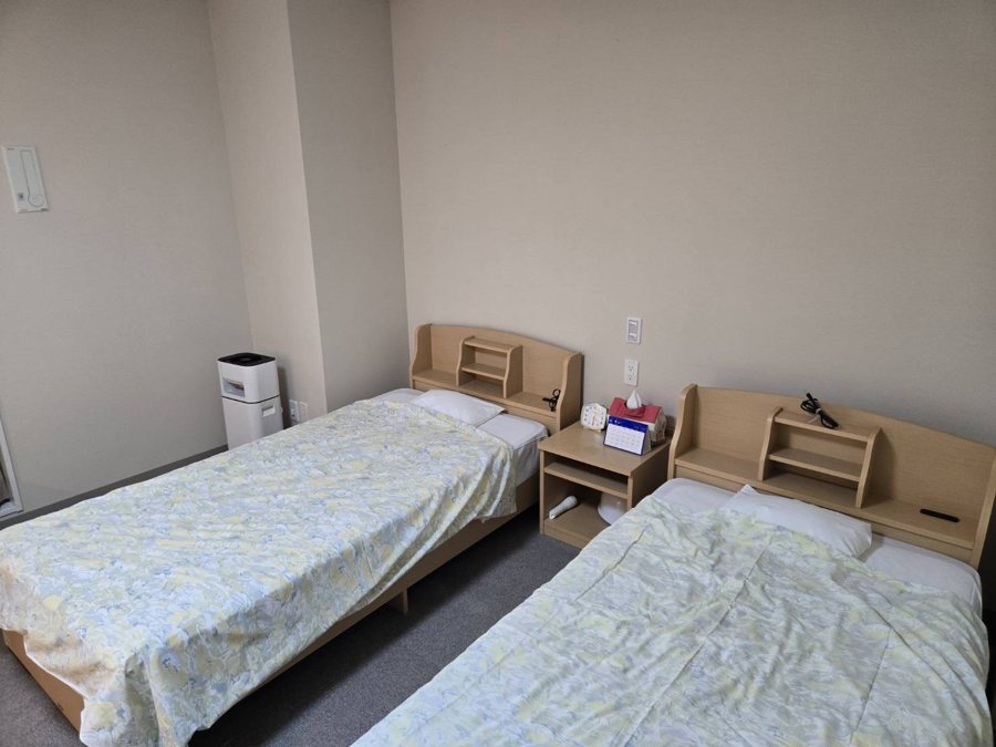 マクドナルドハウス神戸の部屋。ベッドが2台