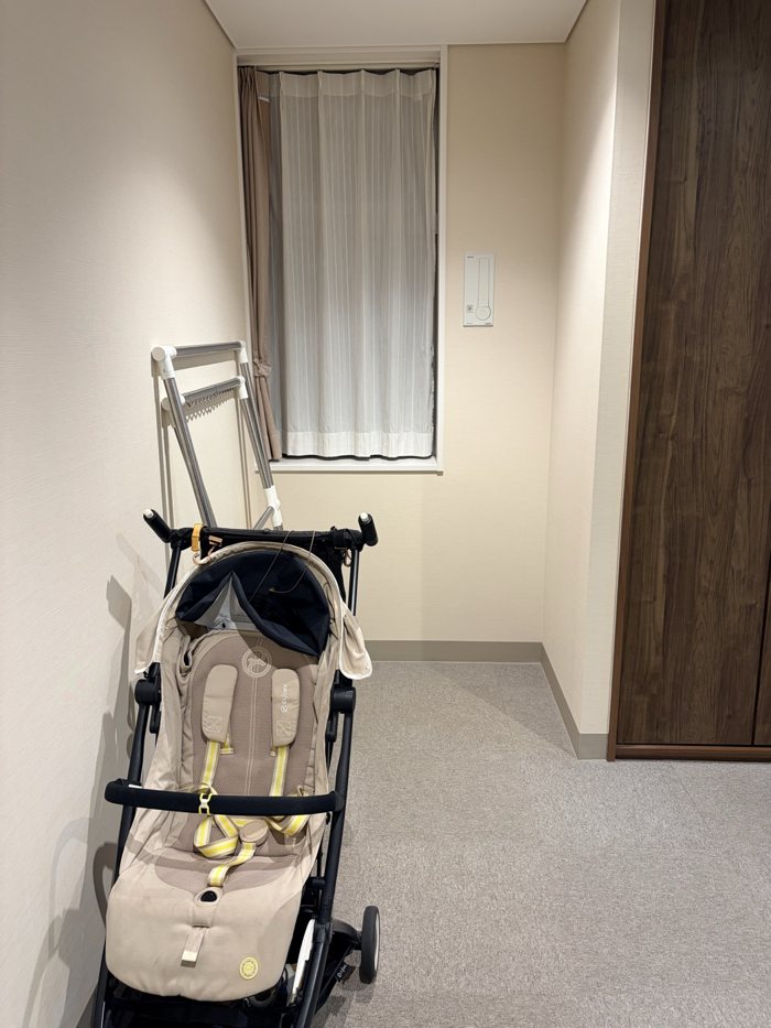 部屋の一角にある室内物干し竿